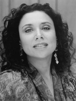 丹妮斯·尼古拉斯 Denise Nicholas
