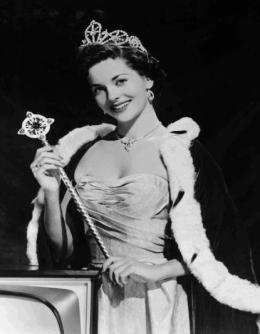 李·麦瑞威瑟 Lee Meriwether