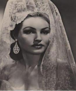 朱莉·纽玛 Julie Newmar