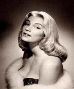 伊薇特·米米亚克斯 Yvette Mimieux