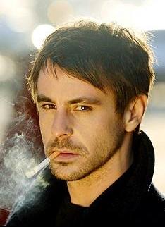 埃蒙·埃利奥特 Emun Elliott
