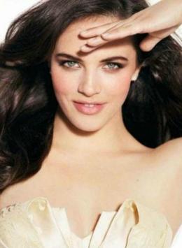 杰西卡·布朗·芬德利 Jessica Brown Findlay