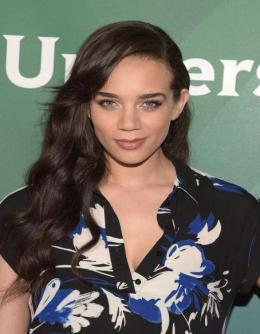 汉娜·乔恩-卡门 Hannah John-Kamen